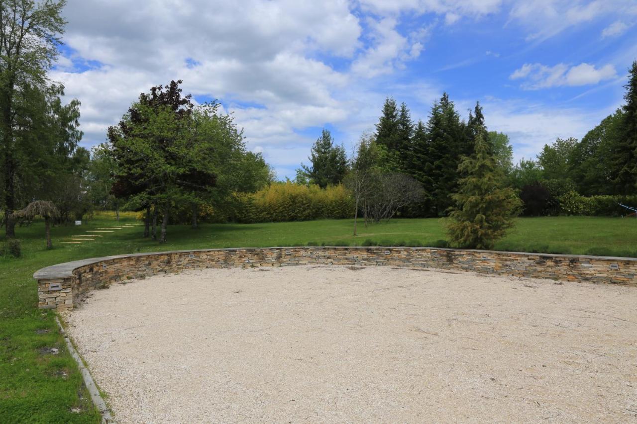 Hostellerie La Bruyere Chalvignac Exterior foto